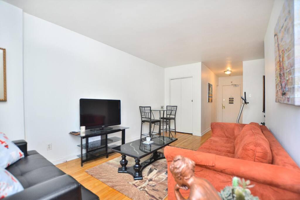 Coquette 3.5 Pour 4 Personnes Appartement Montréal Buitenkant foto